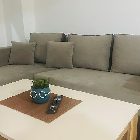 Maya Apartment Skopje Buitenkant foto