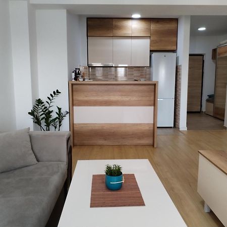 Maya Apartment Skopje Buitenkant foto