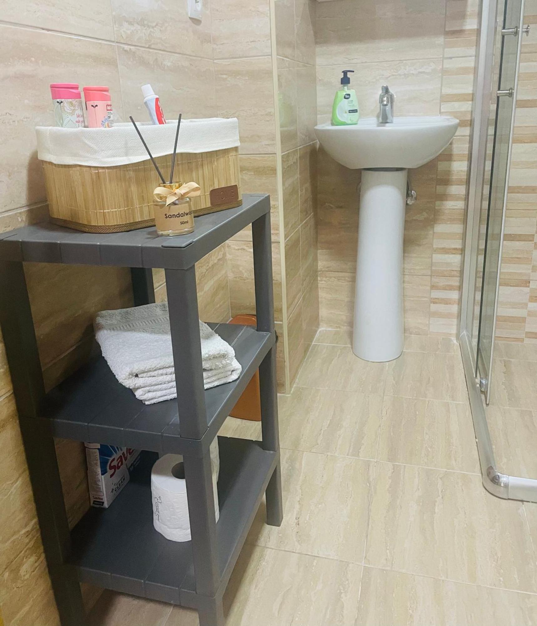 Maya Apartment Skopje Buitenkant foto